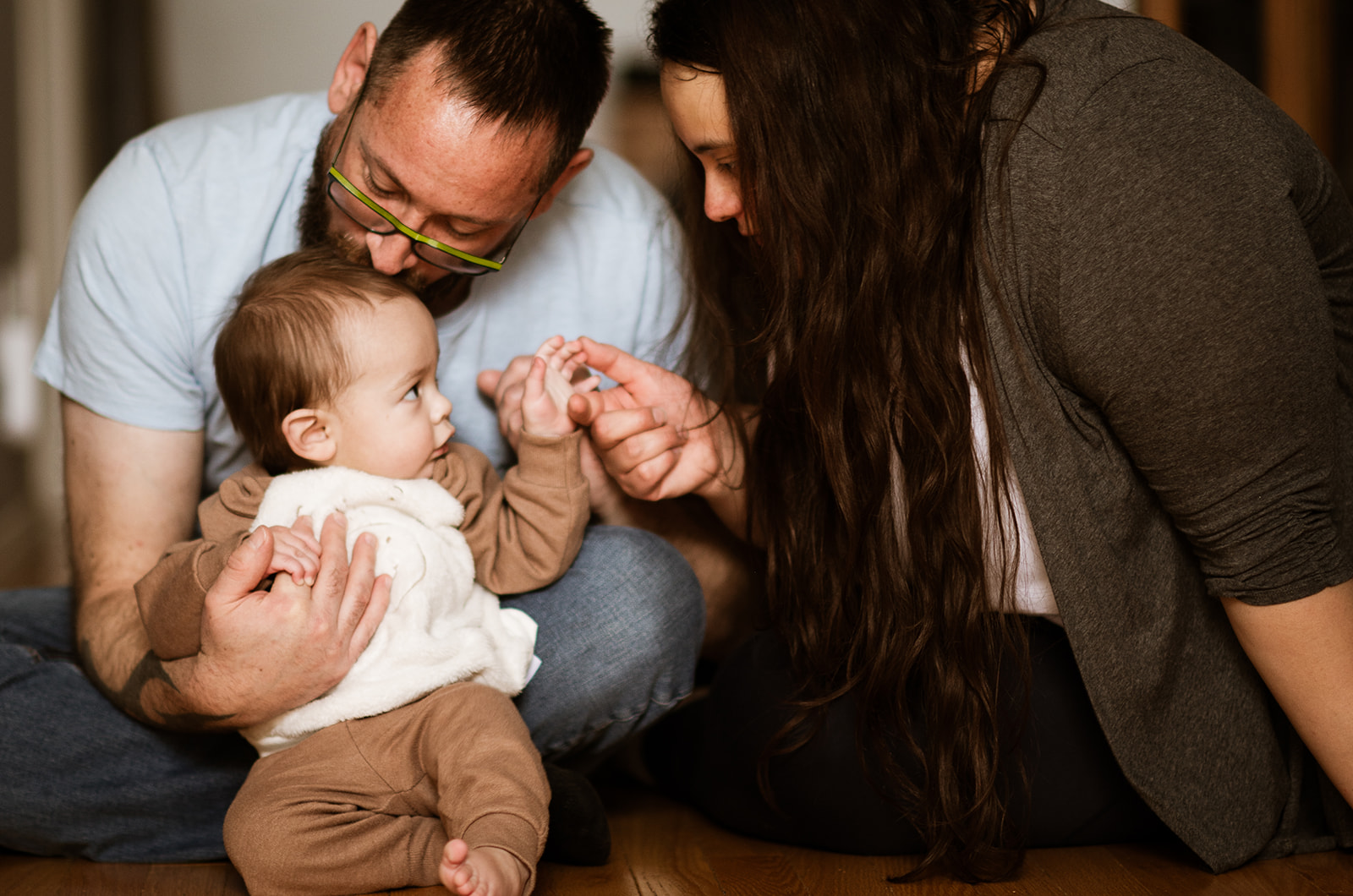 Calgary family photographer, family session outdoors
